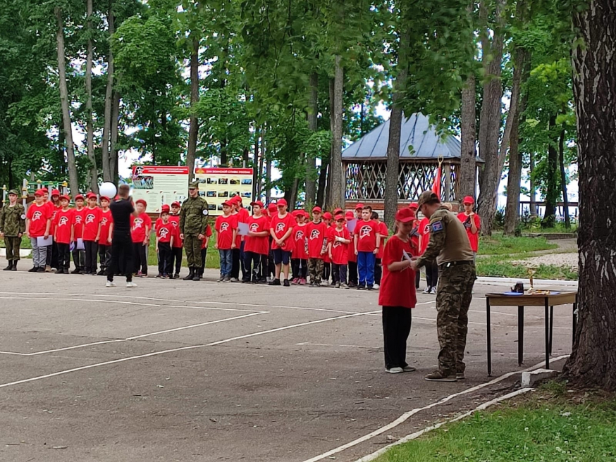 Маленькие жители ТОС «Володарец» посетили первую смену военно-патриотического лагеря «Юнармеец»